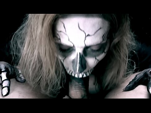 ❤️ Demoon meisie suig haan met haar swart mond en sluk cum. Seksvideo op af.basseyn-vsem.ru ❤